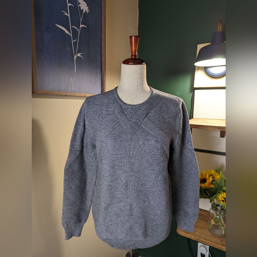 Women's Wool Blend Sweater Size M